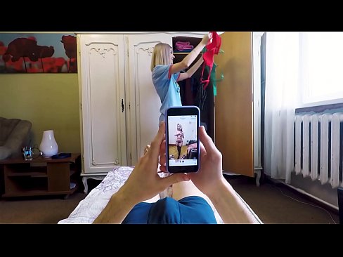 ❤️ Stiefschwester bringt ihren Bruder zum Wichsen, kurz bevor Mama nach Hause kommt ️❌ Anal video bei uns