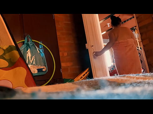 ❤️ Mein Onkel folgt mir in die Dusche, er fickt mich, während ich dusche. ️❌ Anal video bei uns