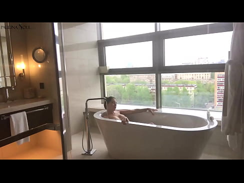 ❤️ Riesiges Babe wichst leidenschaftlich ihre Muschi im Badezimmer ️❌ Anal video bei uns