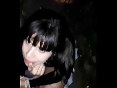 ❤️ Auf der Straße geschwollenen Penis im Austausch für Süßigkeiten ️❌ Anal video bei uns